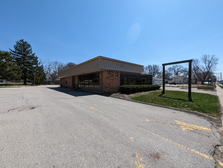 More Photos Of 4105 SW 9th St, Des Moines Fast Food For Sale