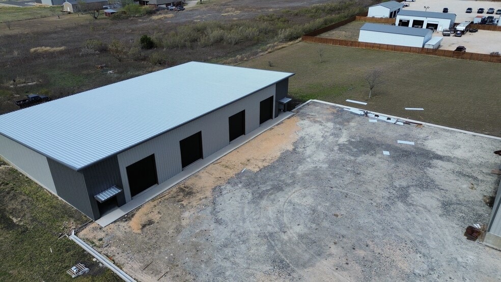 More Photos Of 1158 County Road 108, Hutto Warehouse For Lease