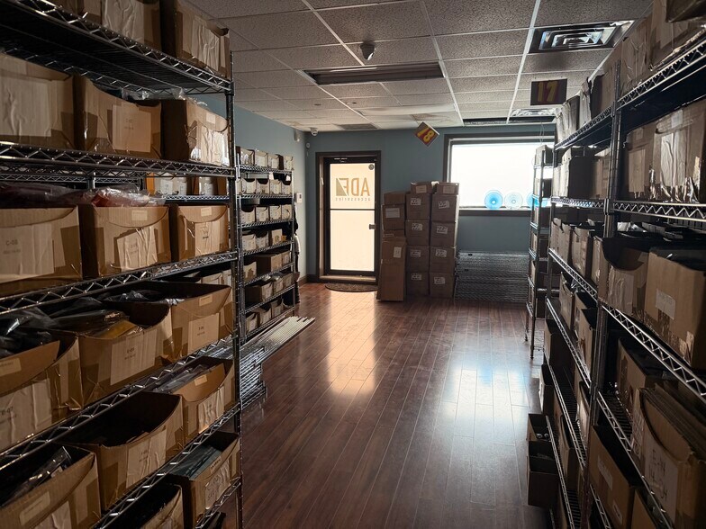 More Photos Of 3533-3539 Lawson Blvd, Oceanside Warehouse For Lease