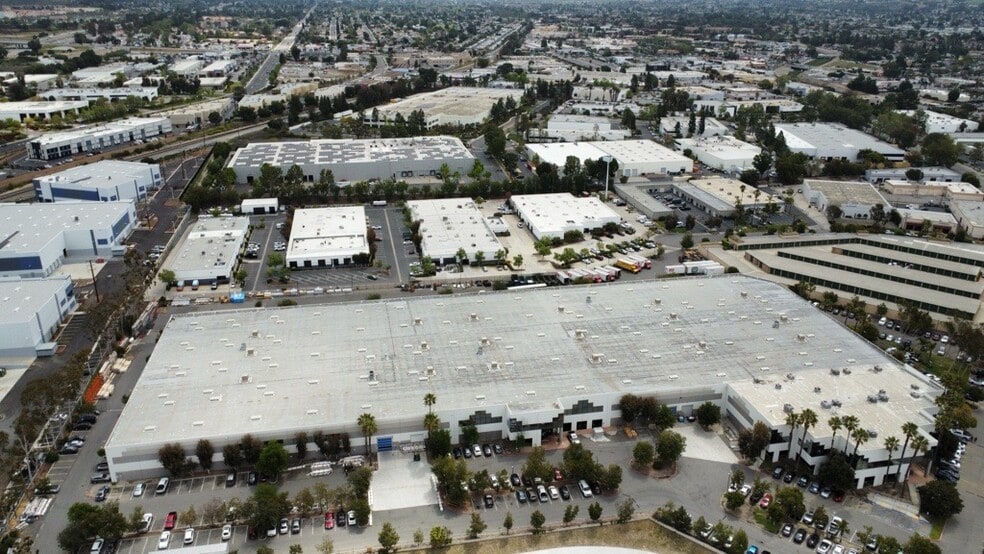 More Photos Of 355 E Easy St, Simi Valley Warehouse For Lease