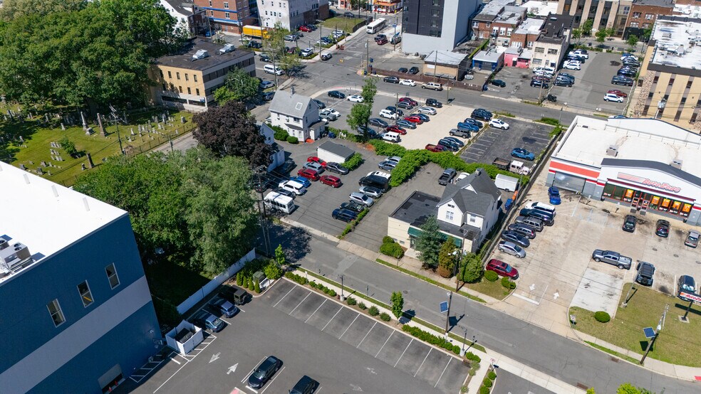 More Photos Of 87 Old River St, Hackensack Office Residential For Lease