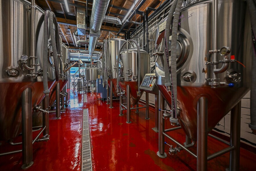 More Photos Of 234 Walnut St, Spooner Restaurant For Sale