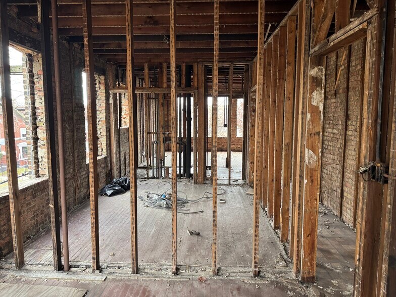 More Photos Of 1758 E 79th St, Chicago General Retail For Sale