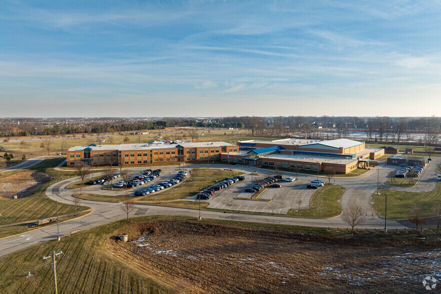 More Photos Of 15836 Southeastern Pky, Fishers Land For Lease