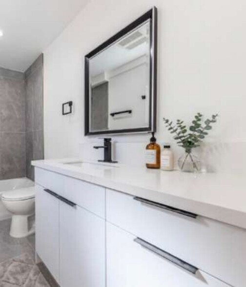 More Photos Of 10810 Hesby St, North Hollywood Apartments For Sale