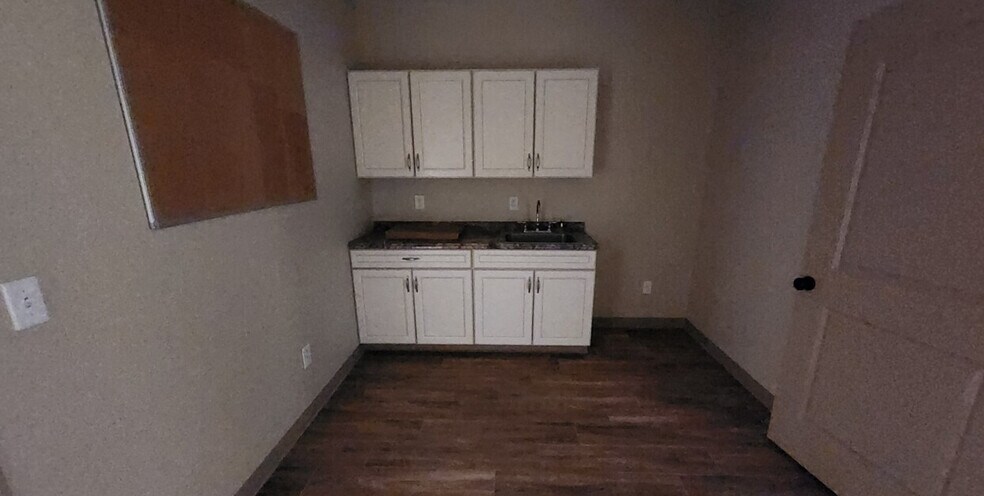 More Photos Of 6712 FM 715, Midland Warehouse For Lease