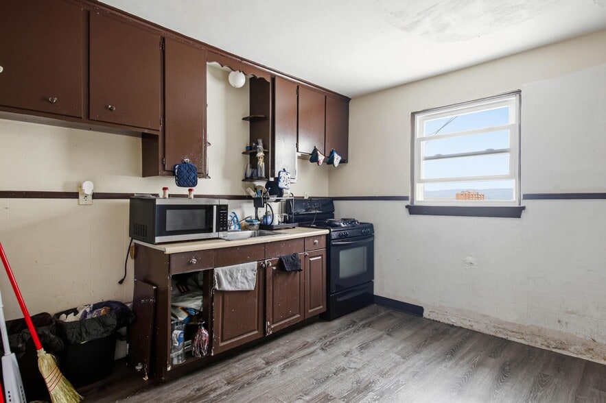 More Photos Of 73 Welles St S, Wilkes-Barre Apartments For Sale