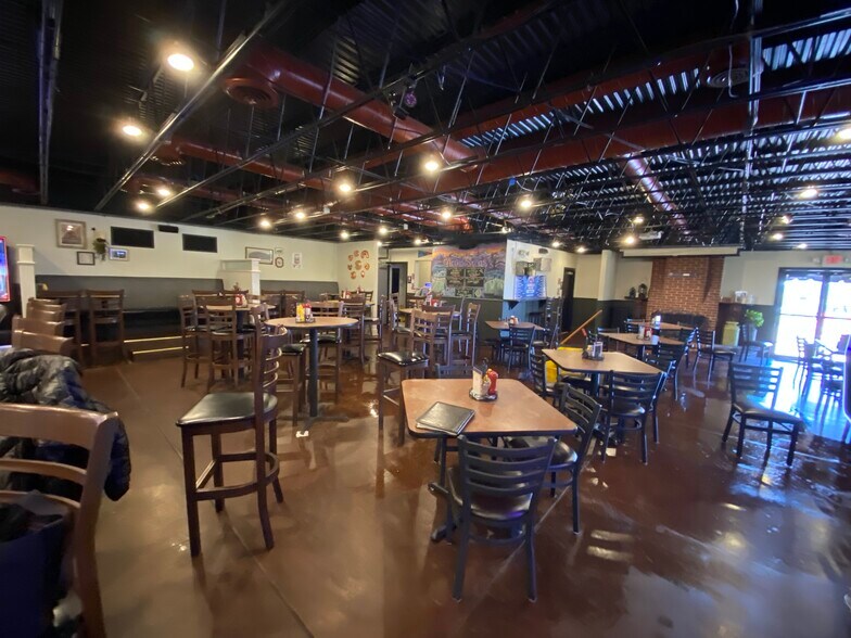 More Photos Of 2749 Noblestown Rd, Pittsburgh Restaurant For Lease