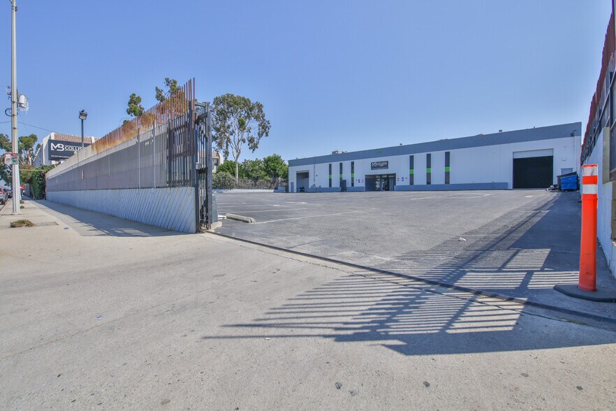 More Photos Of 9130 Glenoaks Blvd, Sun Valley Manufacturing For Lease