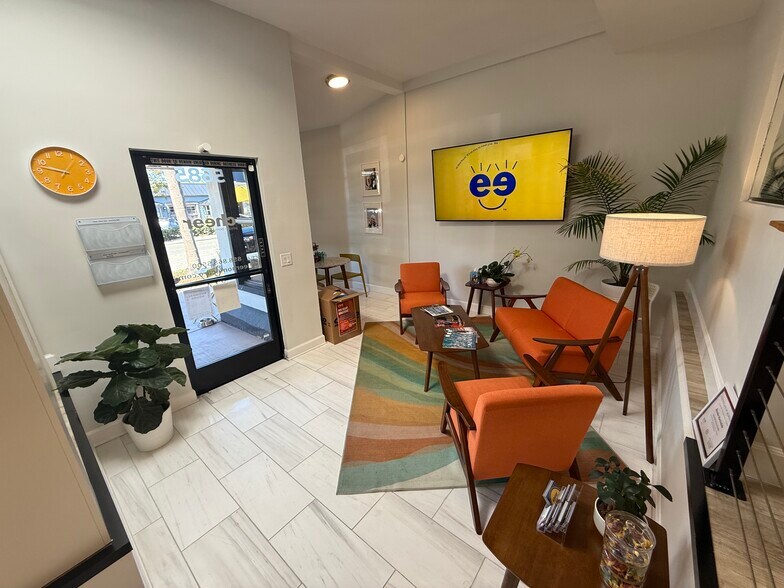 More Photos Of 5685-5693 La Jolla Blvd, La Jolla Apartments For Lease
