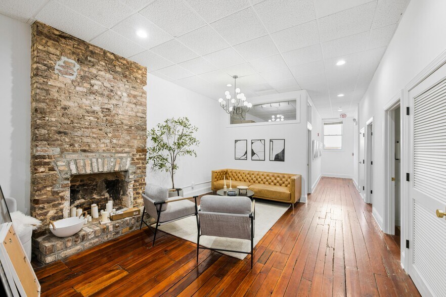 More Photos Of 263 King St, Charleston Office For Lease