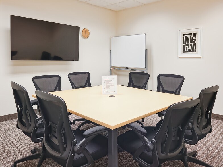 Primary Photo Of 1907 E Wayzata Blvd, Wayzata Coworking Space