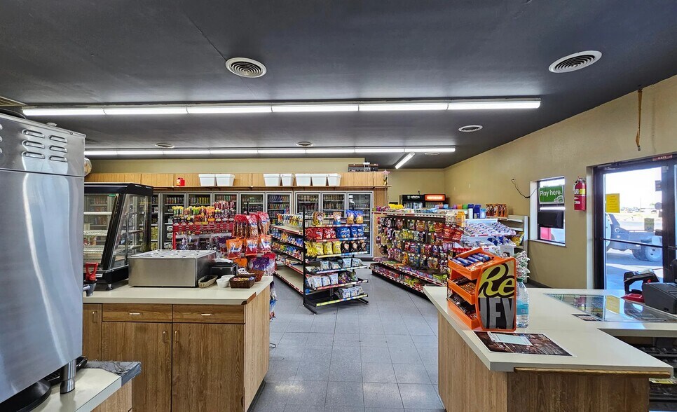More Photos Of 1101 N Broadway, Buhl Convenience Store For Sale