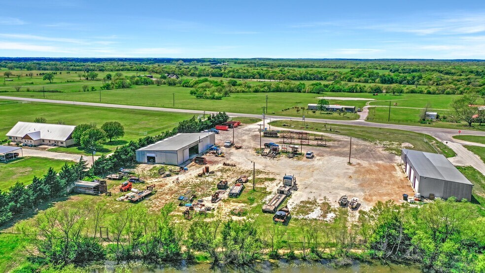 More Photos Of 23350 US Highway 377, Whitesboro Flex For Sale