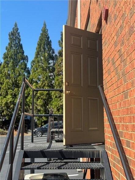 More Photos Of 1275 Shiloh Rd, Kennesaw Office Residential For Lease