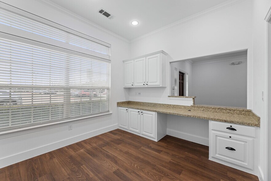 More Photos Of 2785 Rockbrook Dr, Lewisville Office For Sale