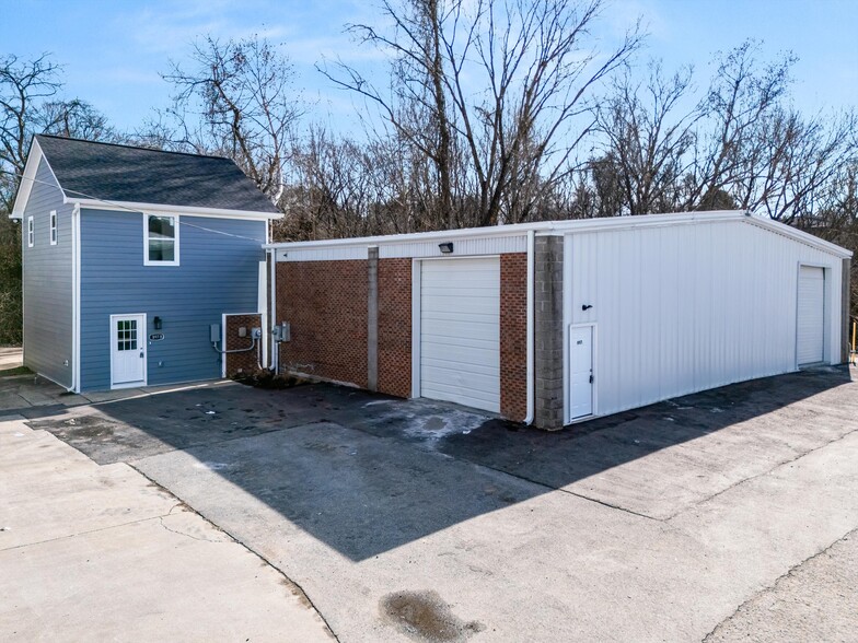 Primary Photo Of 22 S Barker St, Clarksville Warehouse For Sale