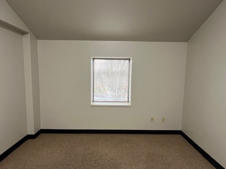 More Photos Of 201 Government Ave SW, Hickory Office For Lease