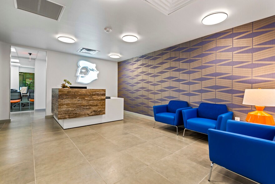 More Photos Of 3104 Edloe St, Houston Office For Sale