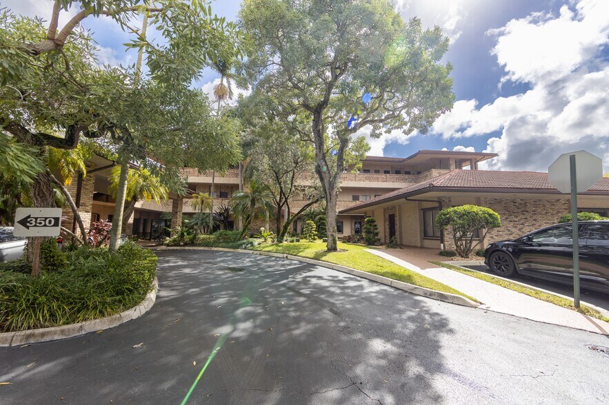 More Photos Of 300 NW 70th Ave, Plantation Medical For Lease