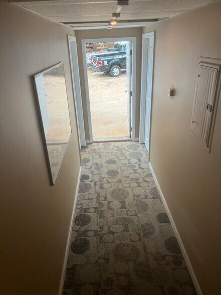 More Photos Of 1675 NW Old 41 Hwy, Marietta Service For Lease