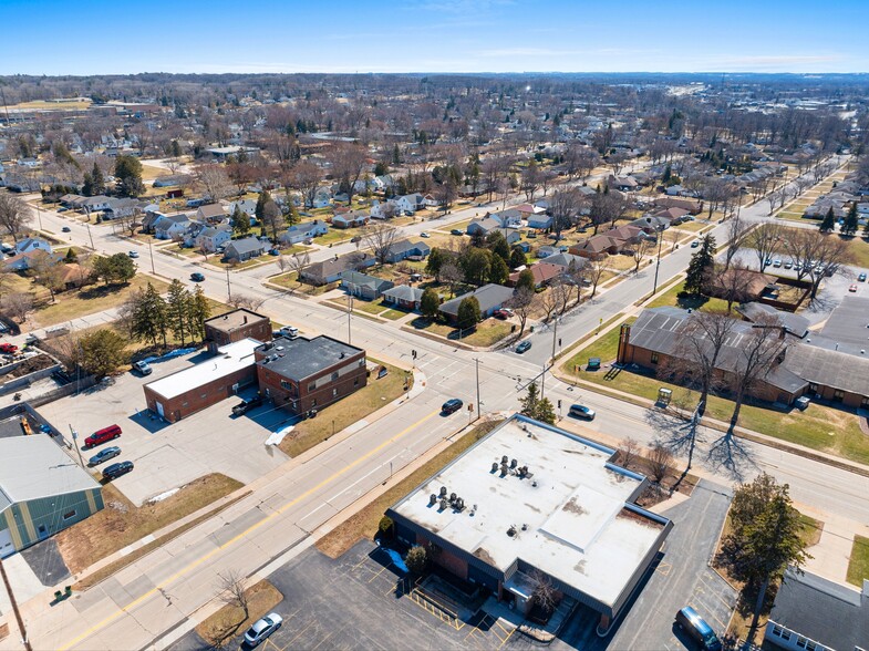 More Photos Of 1751 Deckner Ave, Green Bay Medical For Sale