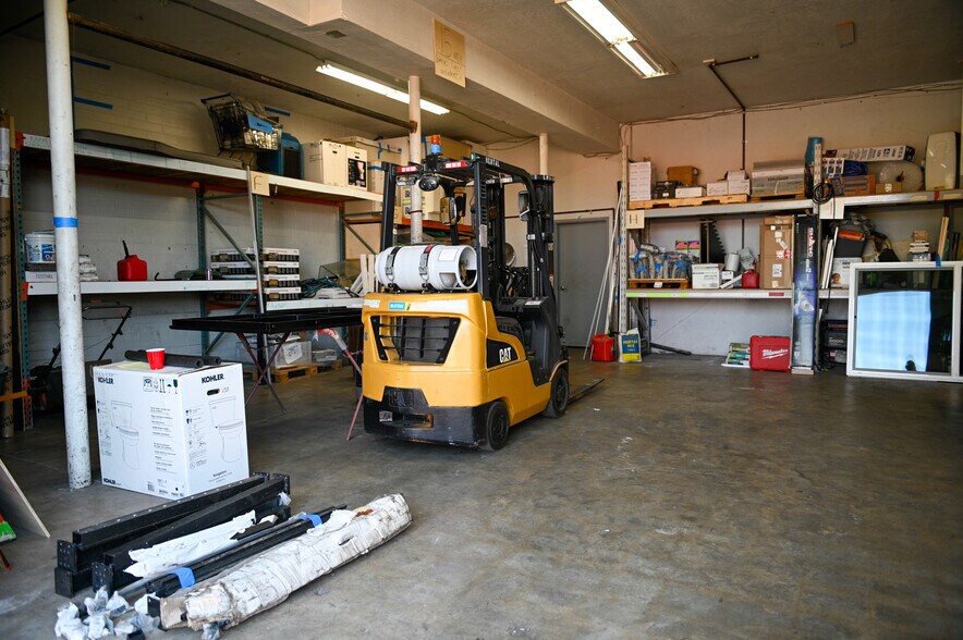 More Photos Of 5201 Auburn Blvd, Sacramento Freestanding For Sale