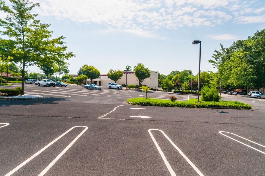 More Photos Of 1069 State Route 18, East Brunswick Restaurant For Sale