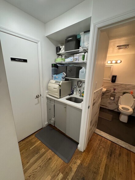 More Photos Of 44 E 12th St, New York Apartments For Lease