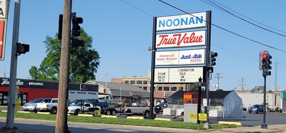 More Photos Of 1200 8th st, Springfield Light Distribution For Sale