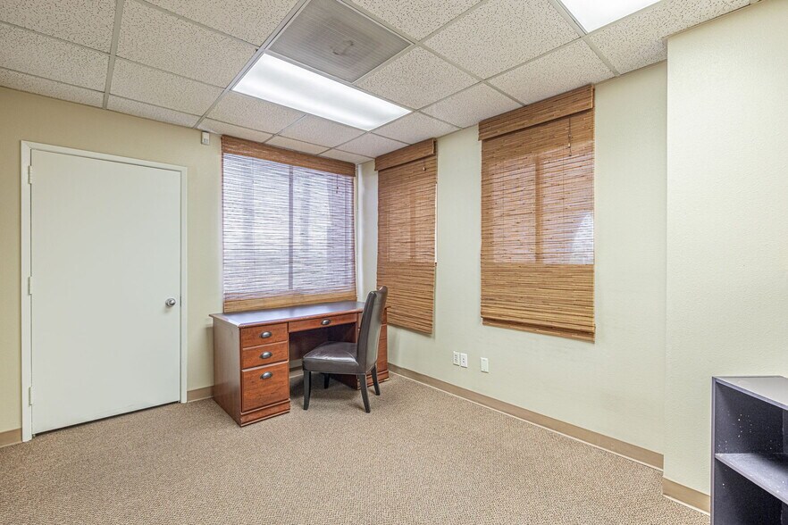 More Photos Of 44725 10th St W, Lancaster Medical For Sale