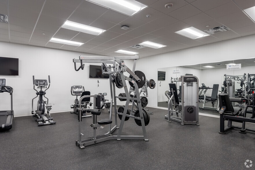 More Photos Of 19122 N US Highway 281, San Antonio Office For Lease