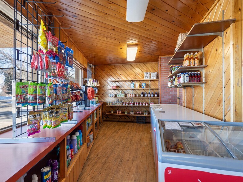 More Photos Of 900 S Highway 39, Huntsville Restaurant For Sale