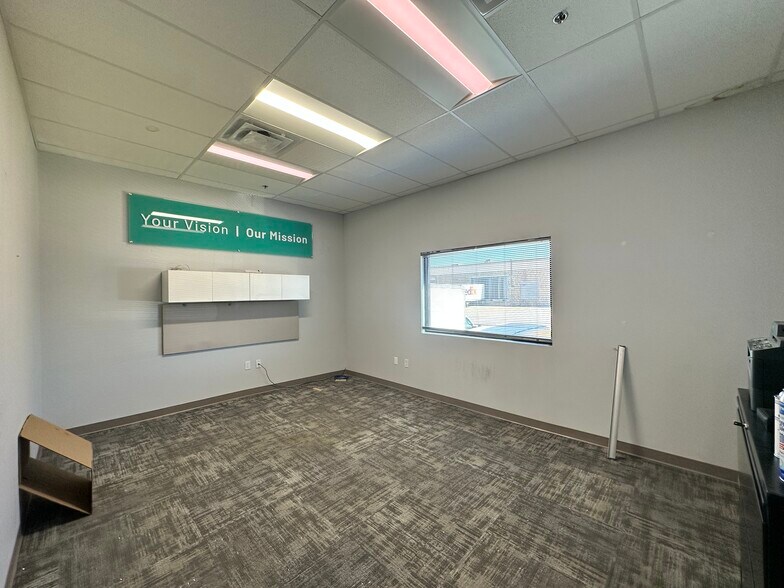 More Photos Of 1001 NE Loop 820, Fort Worth Distribution For Lease