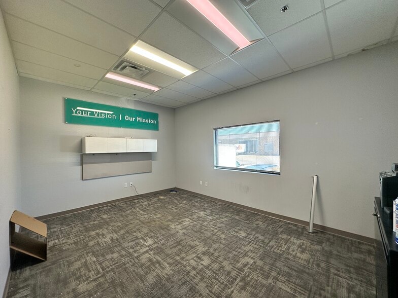 More Photos Of 1001 NE Loop 820, Fort Worth Distribution For Lease