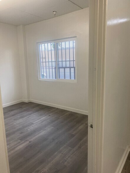 More Photos Of 3101-3115 S Broadway, Los Angeles Manufacturing For Lease