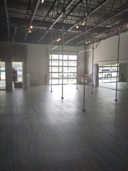 More Photos Of 6655 Arapahoe Rd, Boulder Warehouse For Lease