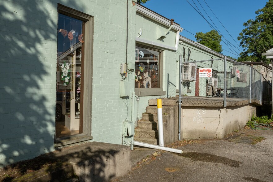 More Photos Of 220 Xenia Ave, Yellow Springs Storefront For Sale