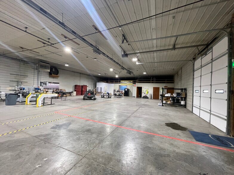 More Photos Of 11624 E State Road 250, Crothersville Warehouse For Lease