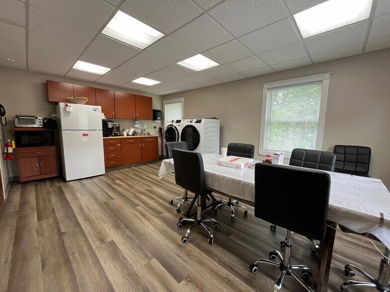 More Photos Of 600 Stony Brook Ct, Newburgh Medical For Sale