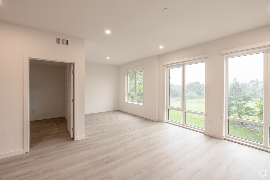 More Photos Of 44 Springside Ave, Arlington Apartments For Lease