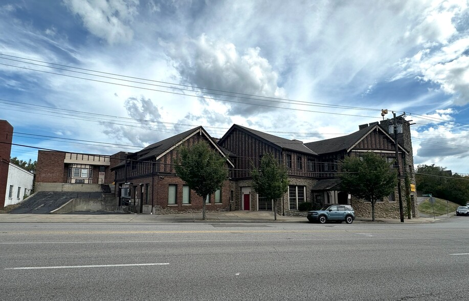 Primary Photo Of 2230 Gilbert Ave, Cincinnati Warehouse For Sale