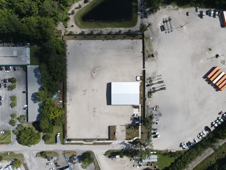 More Photos Of 3535 Rio Grande Ave, Jacksonville Warehouse For Lease