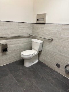 More Photos Of 2130-2162 Ringwood Ave, San Jose Showroom For Lease