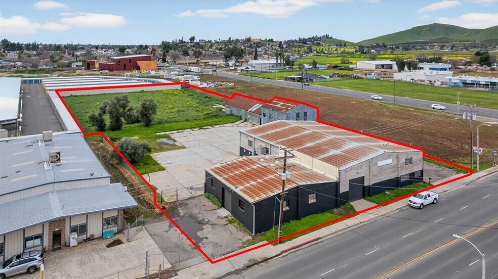More Photos Of 749 N Plano St, Porterville Warehouse For Sale