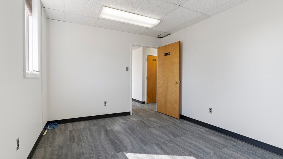 More Photos Of 10903 Indian Head Hwy, Fort Washington Office For Sale