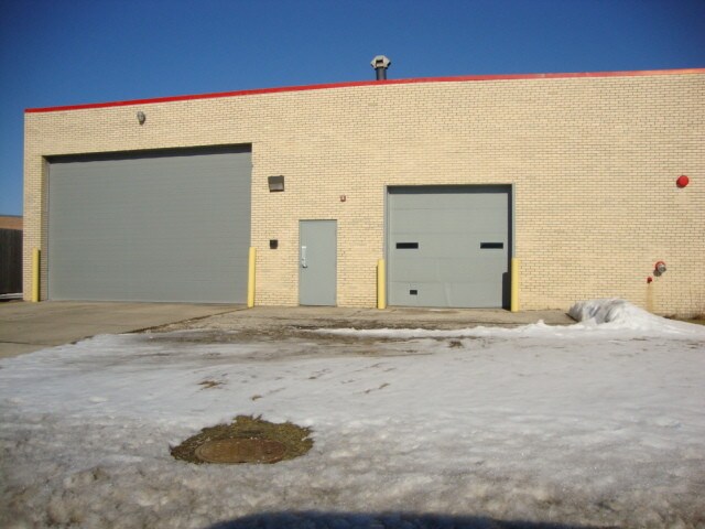 More Photos Of 555 E Plainfield Rd, Countryside Service For Sale