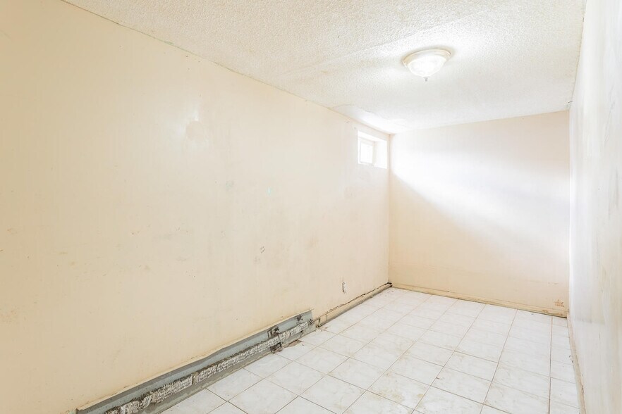 More Photos Of 18803 Ridgedale St, Springfield Gardens Apartments For Sale