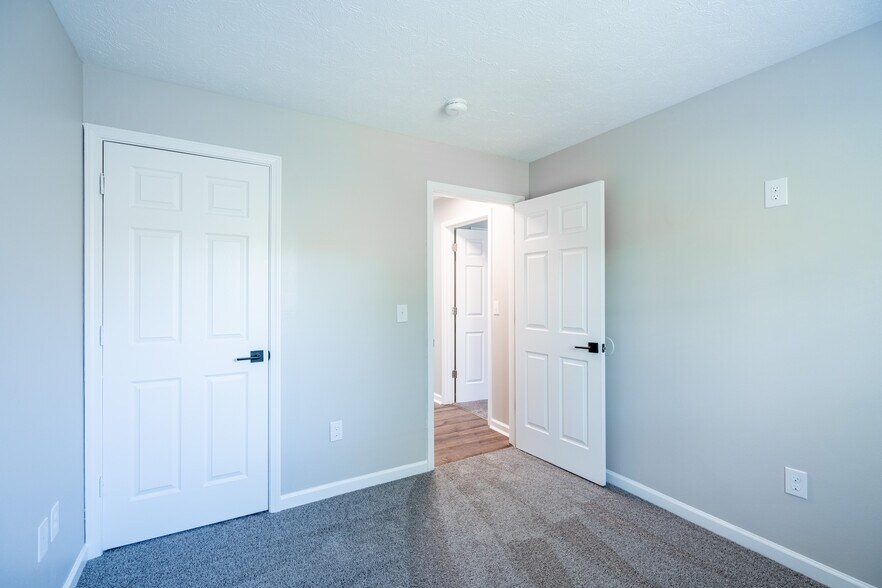 More Photos Of 236 Wisconsin St, Indianapolis Apartments For Sale