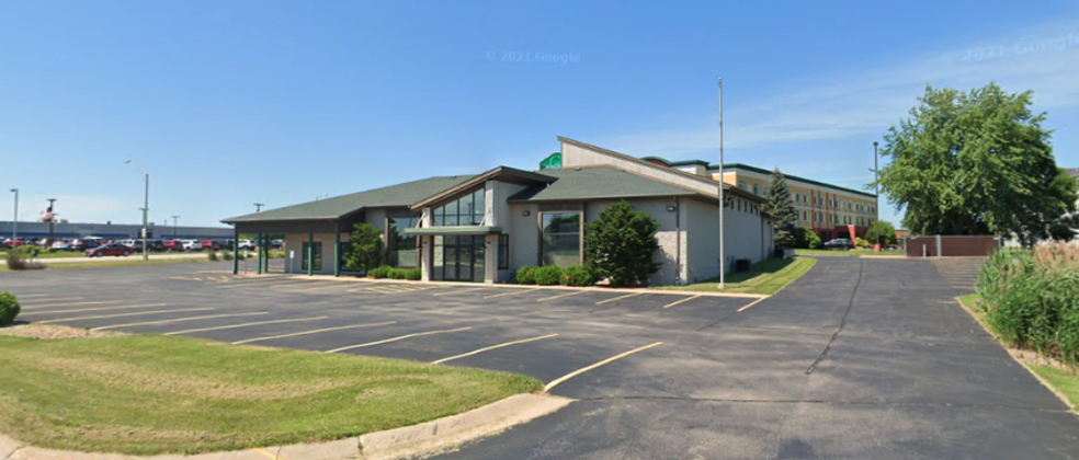 Primary Photo Of 200 N Mall Dr, Appleton General Retail For Lease